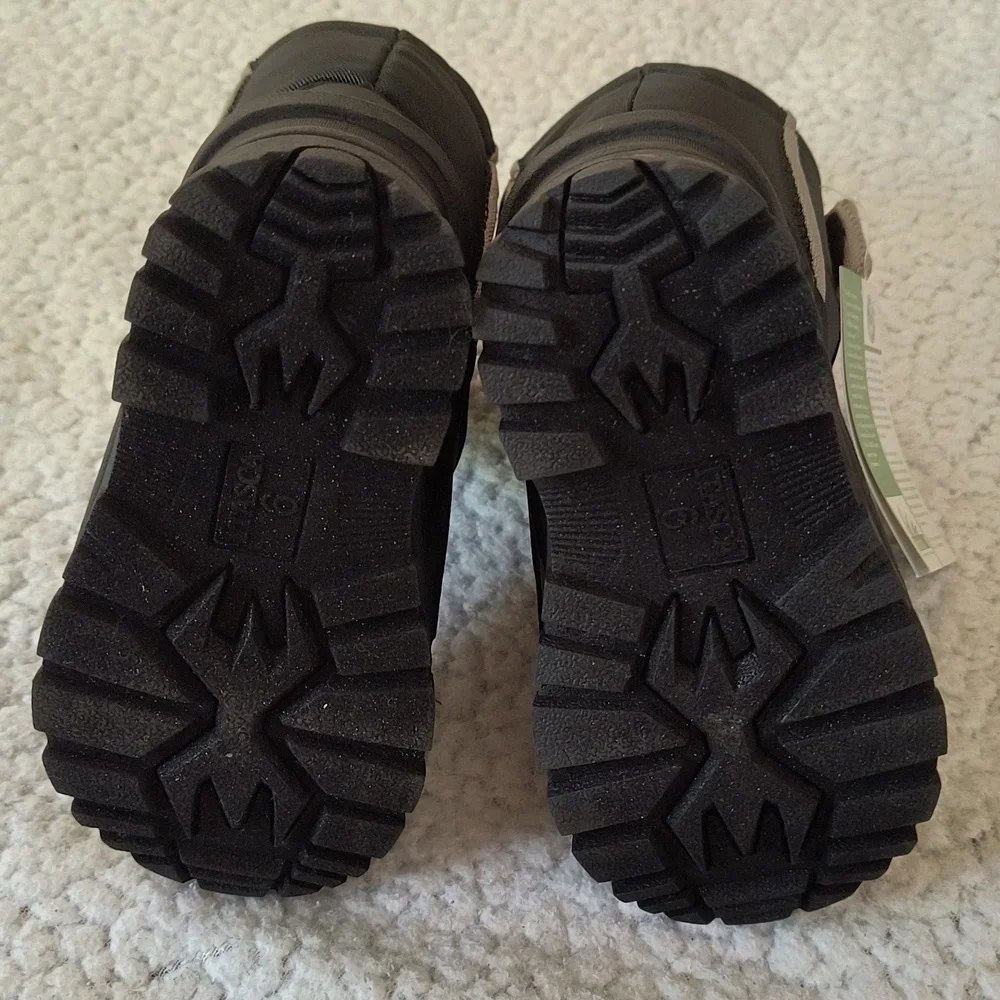NWT Child's Gray/Black Itasca Snow Cat Winter Boots Size 6T